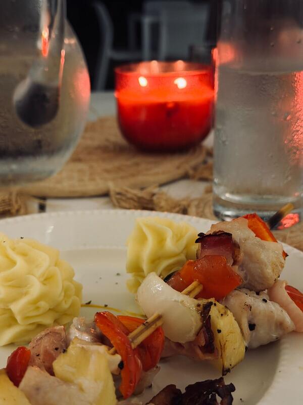 Brochetas con puré
